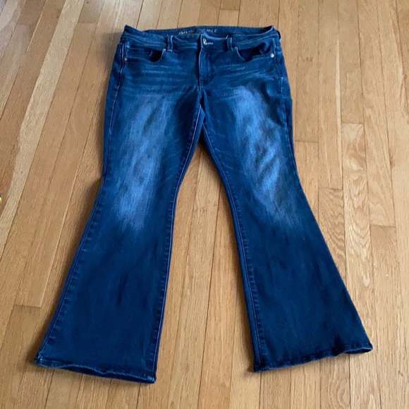 AEO• Super Stretch• Darker Denim• Size 16